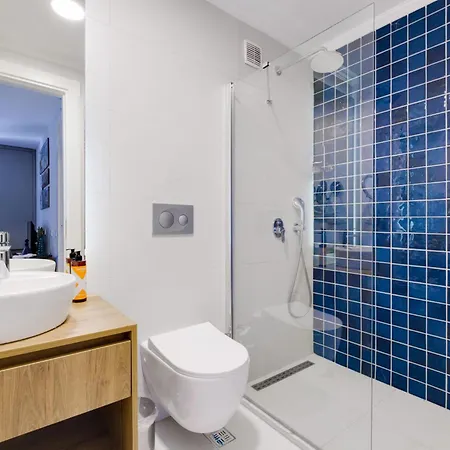 With Balcony Shared Pool 5 Min To דירה גומבט