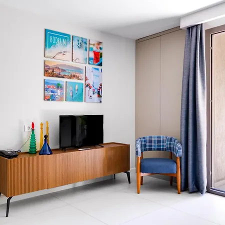 아파트 With Balcony Shared Pool 5 Min To *
